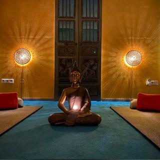 Warm, quiet massage room at Handkontakt